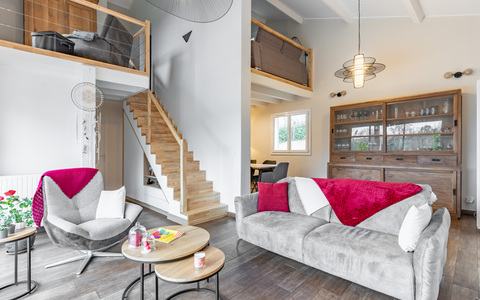 Séjour escalier et rangement sur-mesure