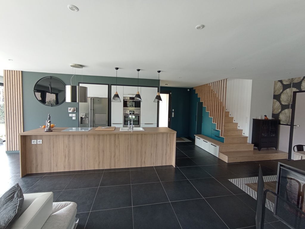 Agencement de séjour à Saint-André-de-Cubzac, architecture d'intérieur, rénovation maison individuelle, rénovation séjour, rénovation cuisine, optimisation d'espaces, suivi des travaux, agencement d'intérieur, aménagement d'intérieur, architecte d'intérieur gironde, architecte d'intérieur saint andré de cubzac, escalier sur-mesure, mobilier sur-mesure, surélévation maison individuelle