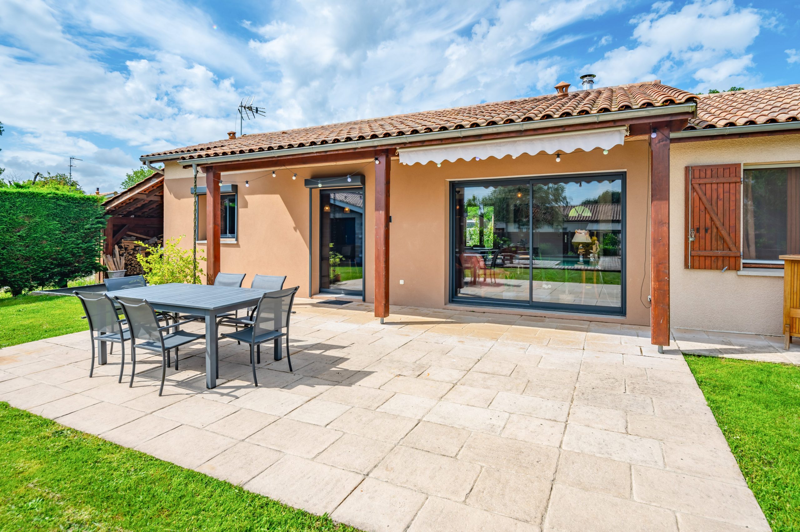 Services d'architecture d'intérieur,,aménagement intérieur, design d'intérieur, rénovation d'intérieur, décoration d'intérieur, aménagement de cuisine, aménagement de salle de bain, rénovation de salon, rénovation de maison. Concepteur d'intérieur pour maison individuelle en centre-ville, Architecte d'intérieur spécialisé dans la rénovation d'intérieur, Architecte d'intérieur spécialisé dans les maisons anciennes rénovées, Entreprise de rénovation d'intérieur pour améliorer l'efficacité énergétique,