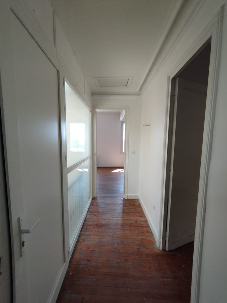 Nouvelles fenêtres performantes dans un appartement rénové