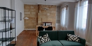 rénovation énergétique Bordeaux, architecte d’intérieur Bordeaux, rénovation appartement ancien, appartement rénové Bordeaux, rénovation intérieure, valorisation immobilière, isolation thermique, doublage des murs, menuiseries performantes, fenêtres double vitrage, cuisine moderne, design fonctionnel, pierre apparente, charme de l’ancien, authenticité architecturale, rénovation durable, amélioration DPE, efficacité énergétique, confort thermique, patrimoine bordelais, logement urbain, optimisation énergétique, rénovation immobilière Bordeaux, réhabilitation appartement