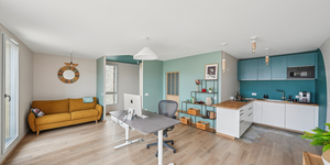 Rénovation complète d'un ancien T2 en bureau lumineux et modulable à Pessac.