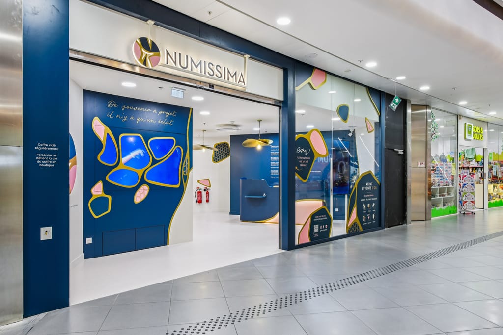Boutique NUMISSIMA de 45 m² aménagée à Bayonne