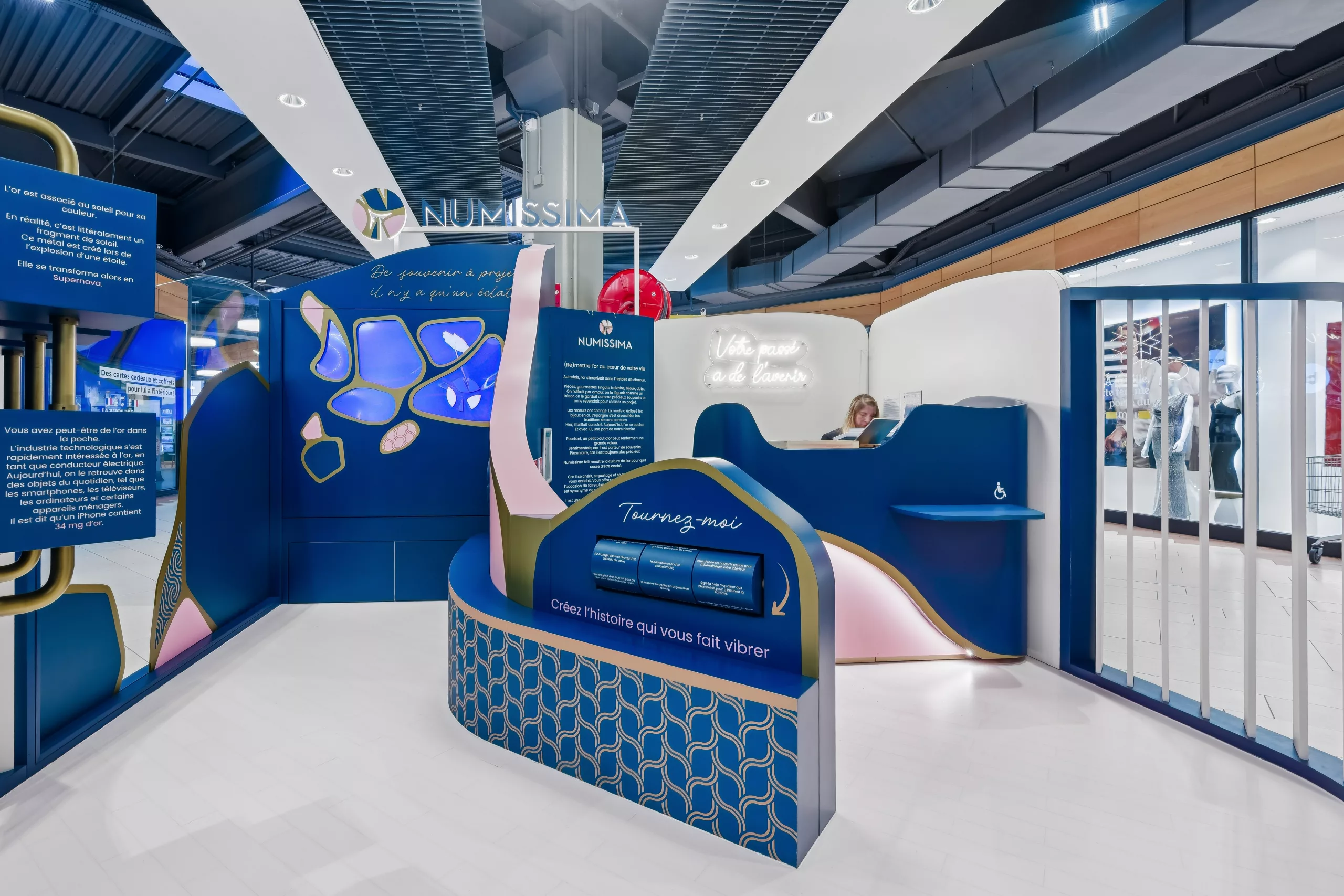 Mobilier commercial sur mesure pour NUMISSIMA